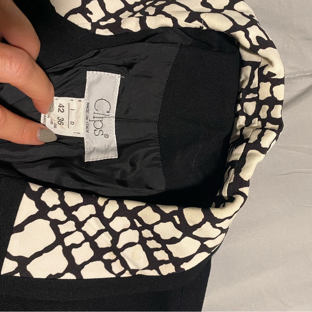 Black Blazer With Patterned Collar - image 3